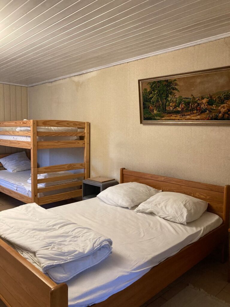 chambre-gite-7-personnes-jura-vertamboz