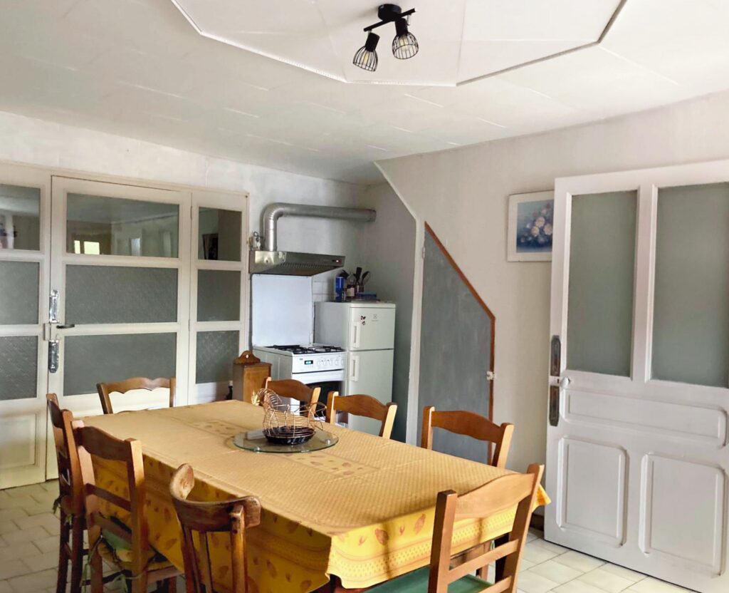 coin-repas-gite-7-personnes-vertamboz
