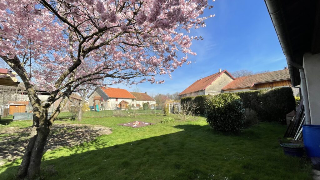 jardin-gite-5-personnes-vertamboz