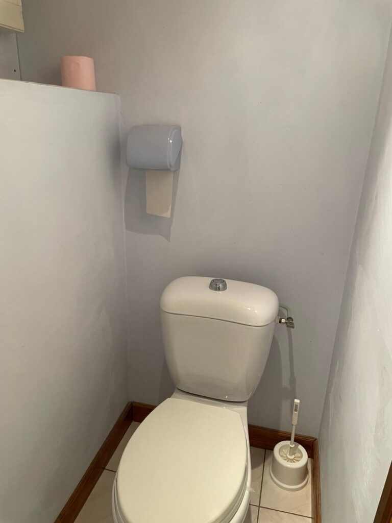 toilettes-separees-gite-jura-5-personnes